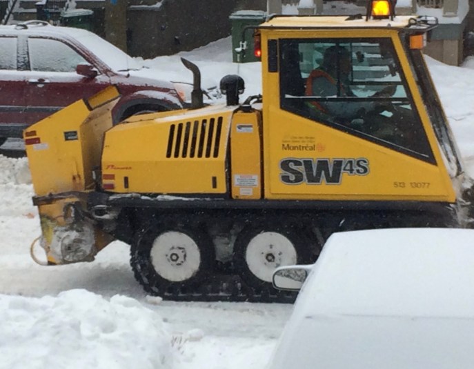 Sidewalk plow